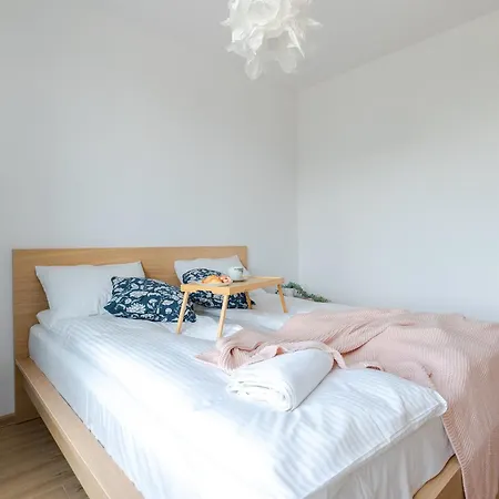 Shortstaypoland Pileckiego B140 *