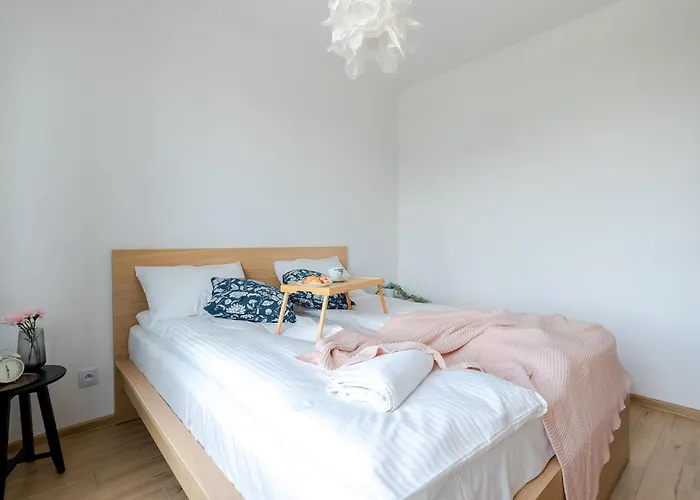 Shortstaypoland Pileckiego B140 *